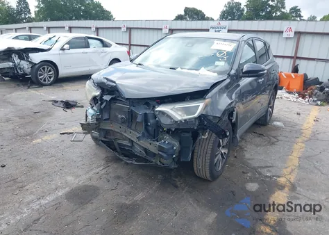2018 Toyota Rav4 Xle z USA, uszkodzony, nr VIN 2T3WFREV4JW410508